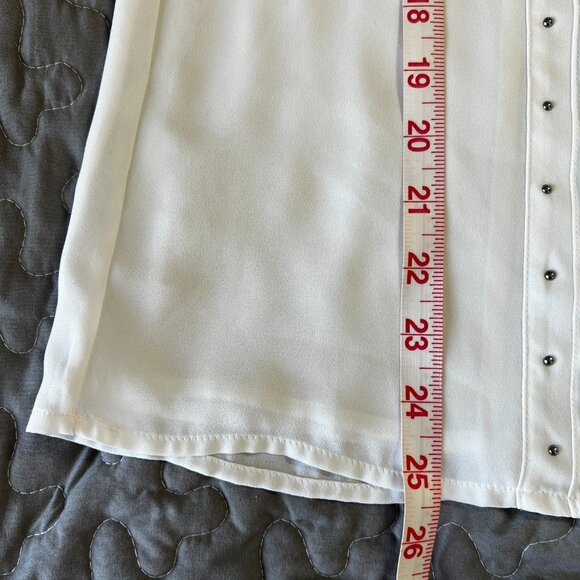 White House Black Market Womens V-neck Studded Pintuck Blouse Size 10 NWOT - Picture 11 of 11